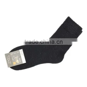40 Pcs/lot Hot Sale Solid Cotton and Polyester Mixed China Made Solid Comfortable Men Thick Socks thumbnail-4