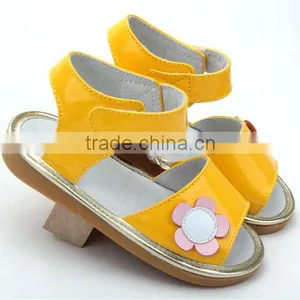 Cute High Quality Soft Sole Sandals Kids Shoes With Sound thumbnail-3