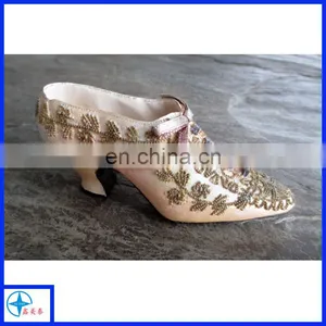 Resin Miniature Shoe Statue With Rhinestone thumbnail-1