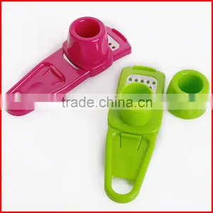 Multi Purpose Silicone Fruit Apple Peeler thumbnail-3