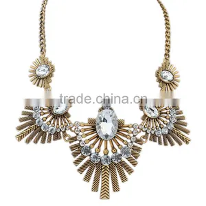 Fashionable Gold Necklace Jewelries thumbnail-1