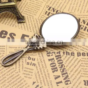 Retro Rhinestone Ladies Makeup Compact Pock Hand Held Mirror Hair Comb Set thumbnail-3