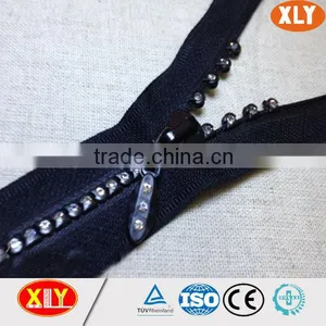 Diamond Zipper for Bag , Black Tape Plastic Zipper thumbnail-1