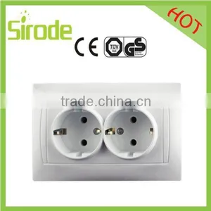High Quality 2 Gang Double European Power Wall Plate Socket Outlets With Mobile Phone Charger 2 USB Ports thumbnail-1