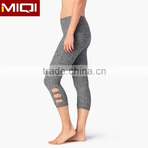 Professional Sportswear Wholesale Cheap Women Compression Tights in 3/4 Length thumbnail-1