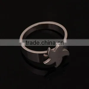 Stainless Steel Leaf Ring thumbnail-2