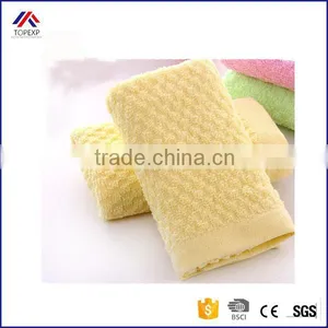 Pineapple Check Solid Color Towel thumbnail-1