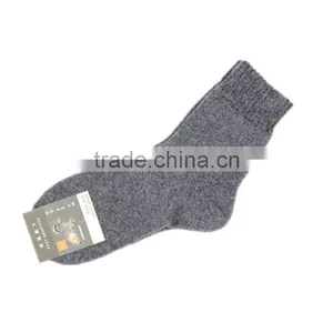 40 Pcs/lot Hot Sale Solid Cotton and Polyester Mixed China Made Solid Comfortable Men Thick Socks thumbnail-5