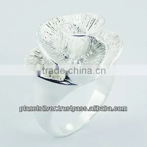 Adorable Twirled Flower Plain 925 Silver Plated Designer Ring thumbnail-1