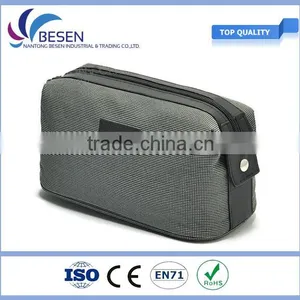 Elegant Small Plaid Toiletry Bag Travel Organizer Cosmetic Bag for Men Women thumbnail-1