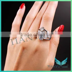 14 K White Gold Round Cut Moissanite Diamond Engagement Ring thumbnail-1