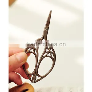 Golden Hollow Pattern Knitting Sewing Thread Scissor Vintage Fancy Scissors thumbnail-2