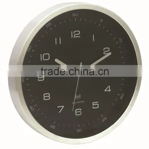 Large Metal Round Shaped Decorative Wall Mounted Clock thumbnail-1