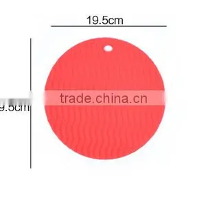 Heat Resistant Non-slip Place Mat Silicone Pot Holder thumbnail-3