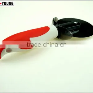 31014 New Penguin Handle Kitchen Gadget Pizza Cutter thumbnail-1