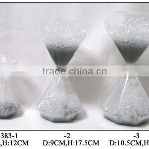 Grey Beautiful Diamond-shaped Bubble Hourglass thumbnail-1