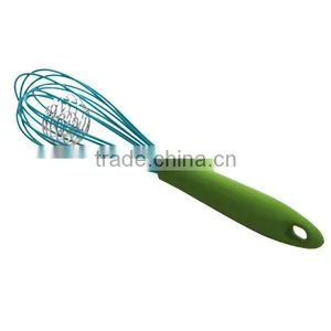 Hand Whisk With Plastic Handle thumbnail-1