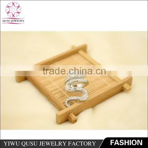 2015 Yiwu New Products Silver Plated Finger Ring With White Rhinestone Snake Shape thumbnail-3