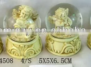 Christmas Angel Snow Globe thumbnail-1