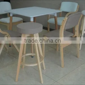 Wooden &plastic Table thumbnail-3