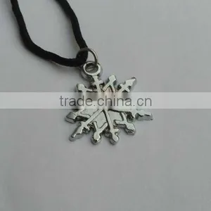 Snowflake Charm thumbnail-1