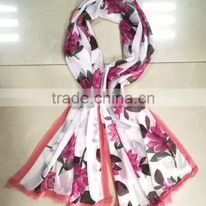 High Quality Fashionable Digital Print Feather Muslim Hijab Silk Scarf thumbnail-4