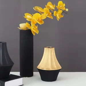 Retro Style Drawing Ceramic Vase, Softdecoration Vase For Living Room thumbnail-3