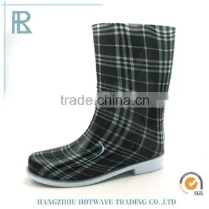 High Quality Cheap Wholesale Rain Boots Custom Printing thumbnail-1