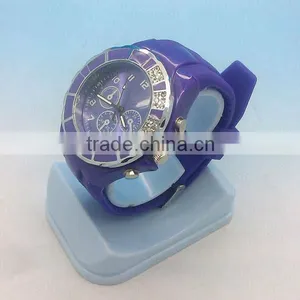 Decorative 6 Hands Silicone Strap Stone Watches for Women thumbnail-1