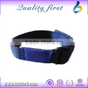 TK4100 Bracelets Customized TK4100 RFID PVC Wristbands thumbnail-2