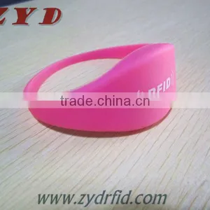 HIGTH QUALITY UHF RFID Waterproof Silicone Wristband thumbnail-1