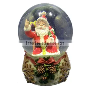 Resin Santa Claus Christmas Snow Globe thumbnail-1