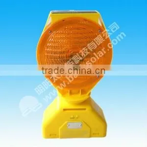 Yellow Solar Flashing Warning Light thumbnail-1