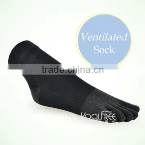 Ventilated Colorful 5 Toe Socks thumbnail-1