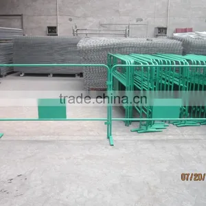 Haotian Red Powder Coated Metal Steel Tube Crowd Control Barriers With Reflective Tape thumbnail-3