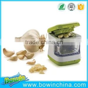 2016 New Arrival Plastic Garlic Peeler for Kitchen as Sale on TV thumbnail-2
