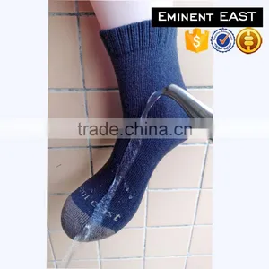 Unisex Waterproof Wool Socks for Regular Use thumbnail-1