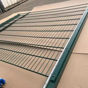 Galvanized Double Wire Mesh Fence Heavy Duty 2D Security Fence Long Service Life Fencing for Farm and Factory thumbnail-1