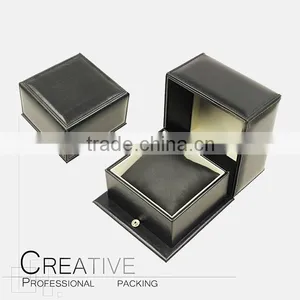 Black Watch Packaging Leather Box With Pillow thumbnail-1