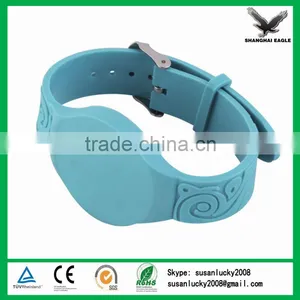 Custom Logo Adjustable Silicone Wristband With Chip thumbnail-2
