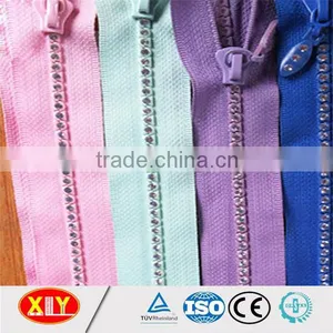 High Quality Single Row Customize Puller Rhinestone Zipper , Diamond Zipper thumbnail-3