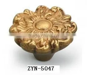 Vintage Zinc Alloy Antique Drawer Knob With Antique Brass Polished thumbnail-1