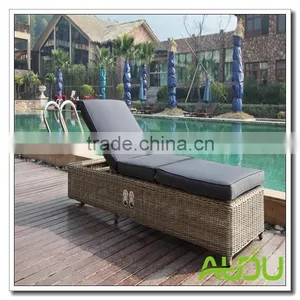 Audu Pittsburgh Pool Wicker Outdoor Lounger thumbnail-3