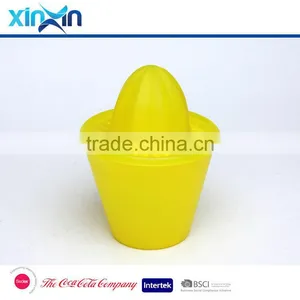 Plastic Manual Fruit Juicer thumbnail-1