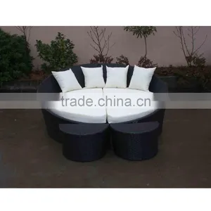 Beautiful Round Wicker Sofa With Foot Stool thumbnail-4