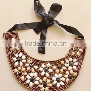 Seed Bead Flower Necklace thumbnail-1