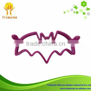 2015 Hot-sell Kitchen Cooking Tools Bat Shape Silicone Egg Molds thumbnail-1
