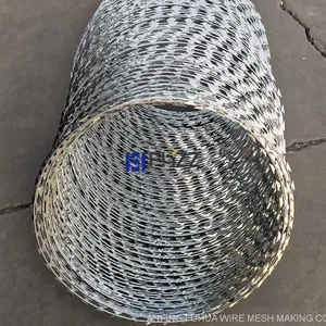 Diameter 450mm 90Clips×5Clips Per Coil BTO-22 Galvanized Concertina Razor Barbed Wire thumbnail-3