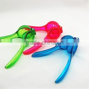 Plastic Lemon Squeezer, Hand Fruit Presser, Lime Squeezer thumbnail-3