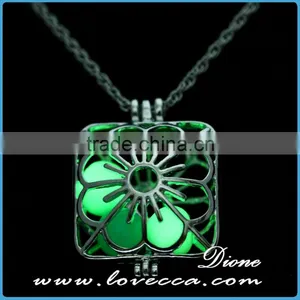 Plating Platinum+Sky Blue Luminous Fahion Luminous Stone Necklace Essential Oil Diffuser Glow in the Dark Necklace thumbnail-1
